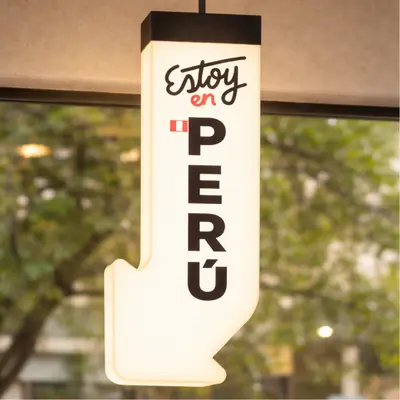 Panneau « Estoy en Perú » (Je suis au Pérou)